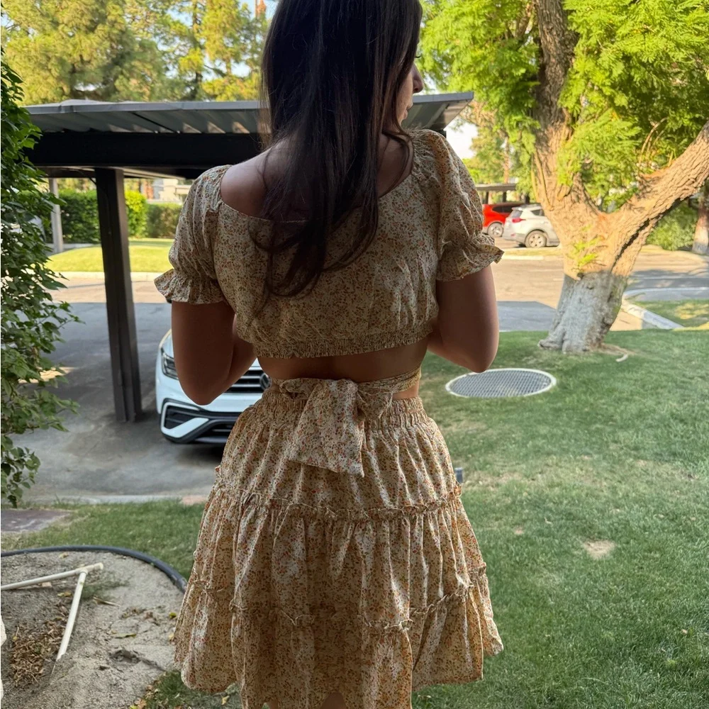 Floral Cream Skirt Set - Picture 4 of 4